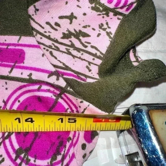 Lularoe‎ XXS Classic T shirt Brown background with pink distressed cameras NWT - Picture 6 of 7
